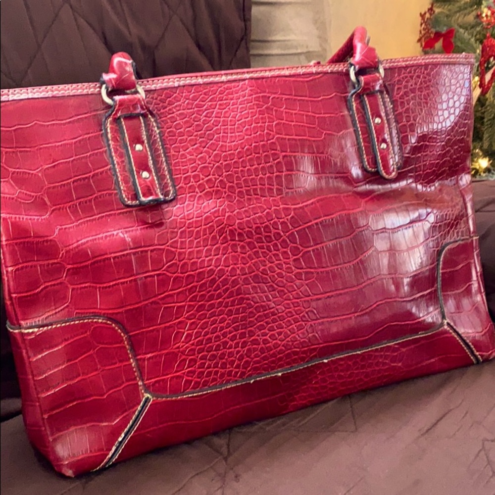 Red laptop purse